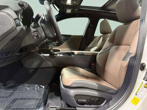 Used 2025 Lexus ES 350 w/ Premium Package image 28