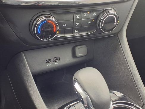 Used 2025 Buick Encore GX Preferred image 11