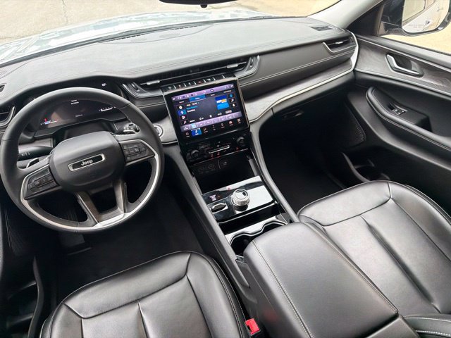 Used 2023 Jeep Grand Cherokee Limited AWD/4WD image 20
