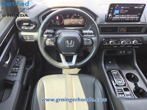 Certified 2025 Honda Pilot Touring image 12