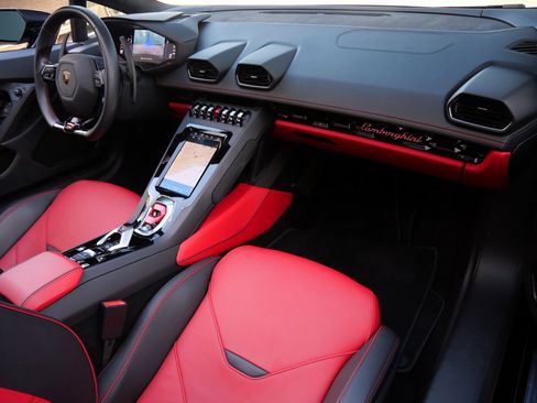 Used 2023 Lamborghini Huracan EVO image 7