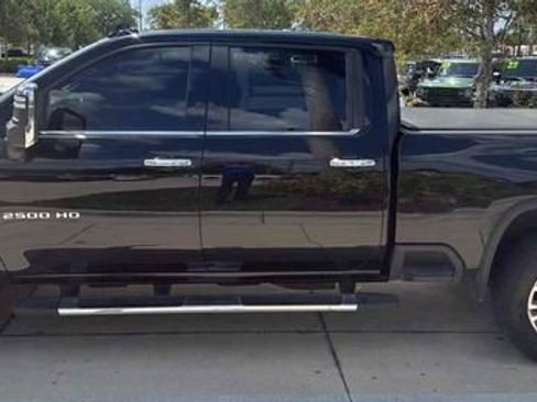 Used 2023 Chevrolet Silverado 2500 High Country image 2