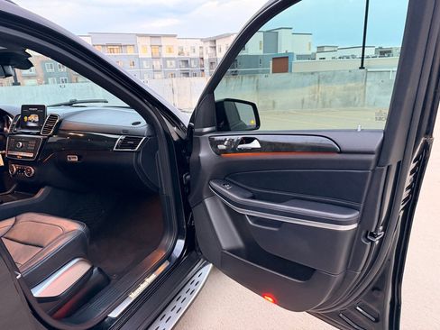 Used 2019 Mercedes-Benz GLS 550 4MATIC w/ Driver Assistance Package image 22