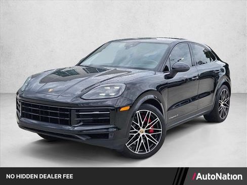 Used 2024 Porsche Cayenne S AWD/4WD image 1