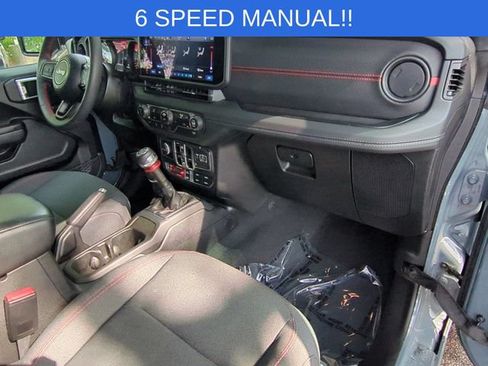 Used 2024 Jeep Wrangler Unlimited Rubicon w/ Technology Group AWD/4WD image 35