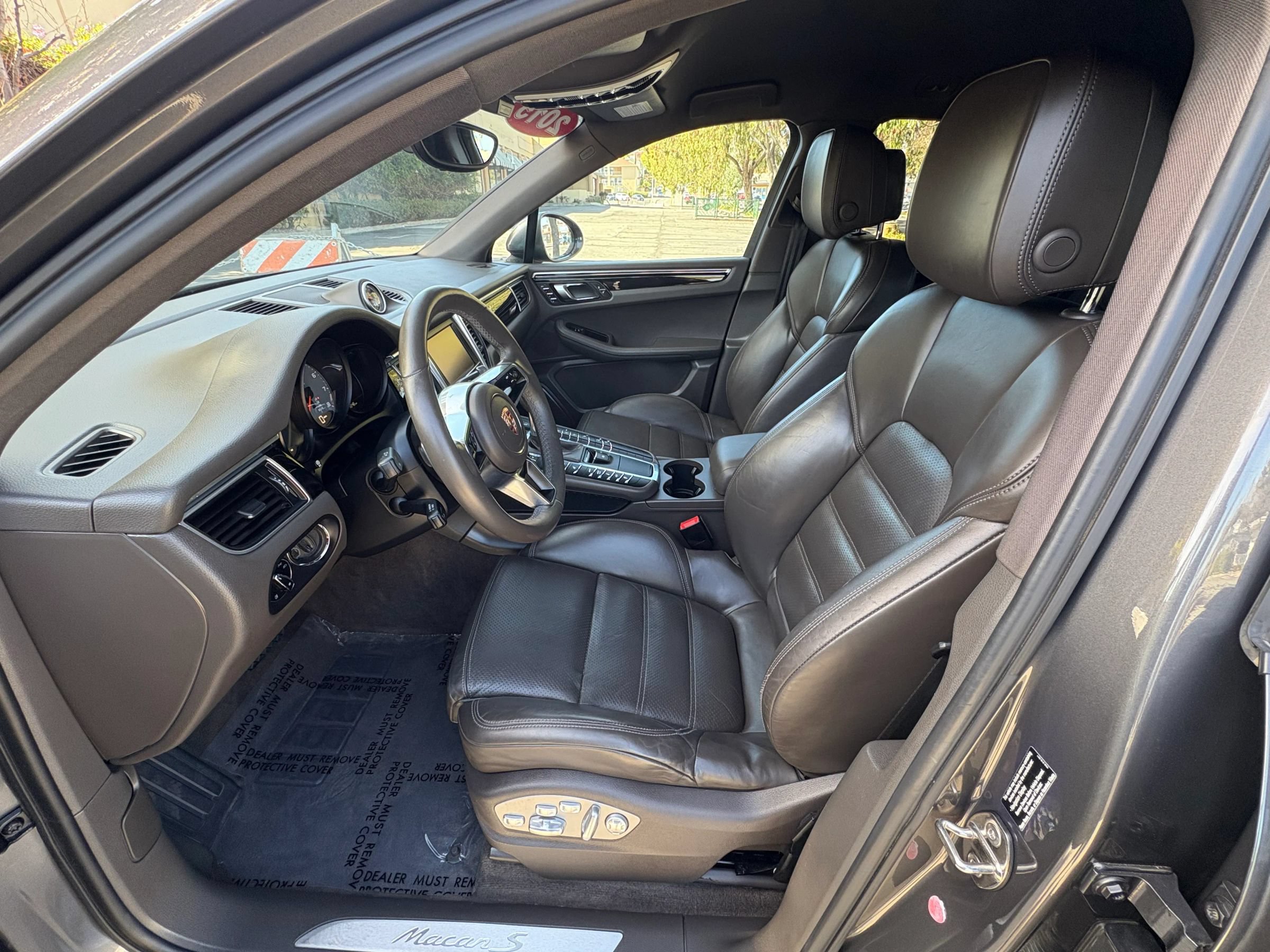 Used 2015 Porsche Macan S AWD/4WD image 9