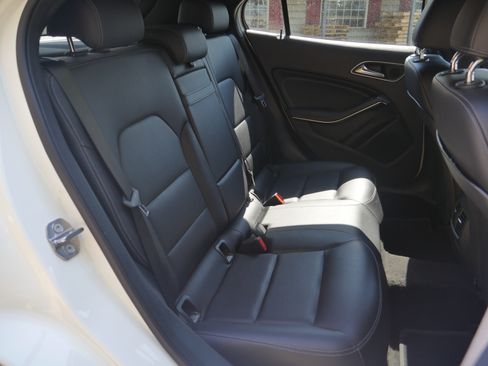 Used 2018 Mercedes-Benz GLA 250 4MATIC image 28