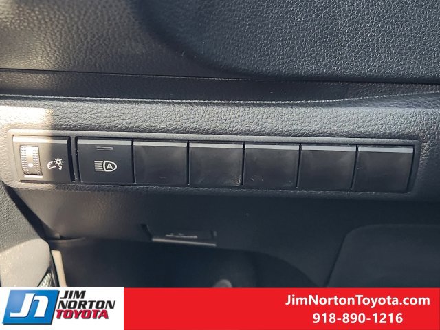 Used 2026 Toyota Corolla LE FWD image 22