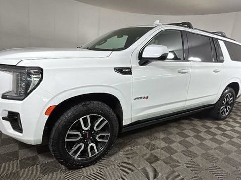 Used 2022 GMC Yukon XL AT4 AWD/4WD image 6