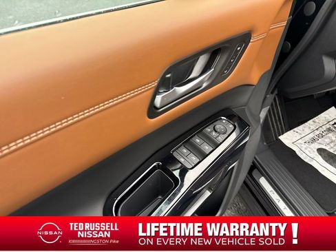 New 2026 Nissan Pathfinder Platinum image 11