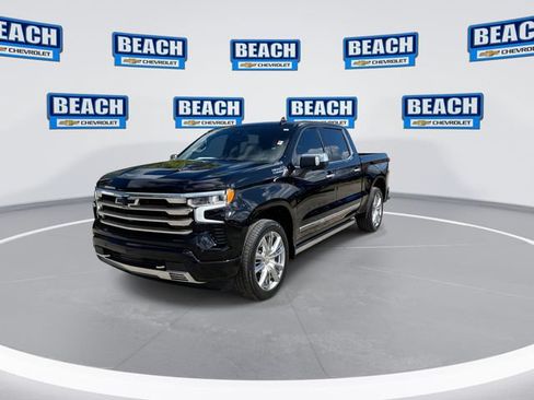 Used 2022 Chevrolet Silverado 1500 High Country w/ High Country Premium Package AWD/4WD image 4