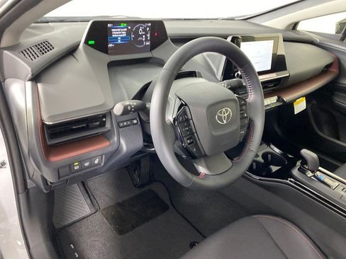New 2026 Toyota Prius SE image 9