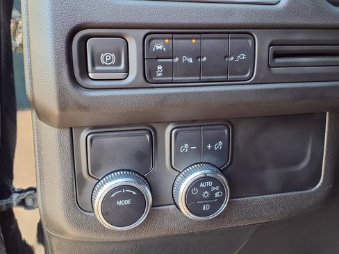 Used 2021 GMC Yukon SLT w/ Rear Media and Nav Package image 23