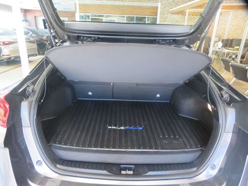 Used 2018 Toyota Prius Prime Premium FWD image 56