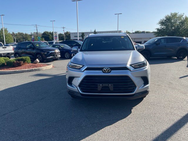 Used 2024 Toyota Grand Highlander AWD image 2