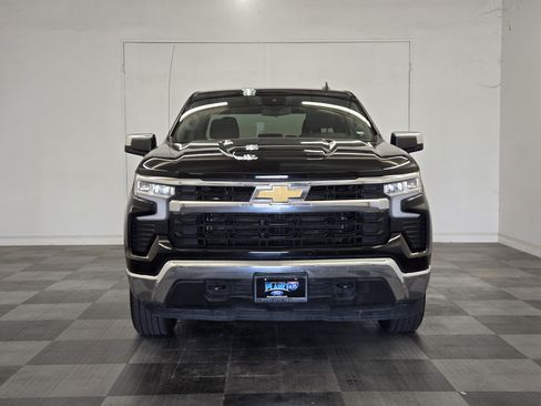 Used 2025 Chevrolet Silverado 1500 LT AWD/4WD image 2