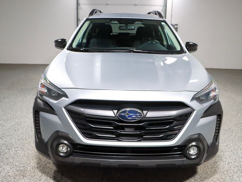 Used 2023 Subaru Outback Premium image 4