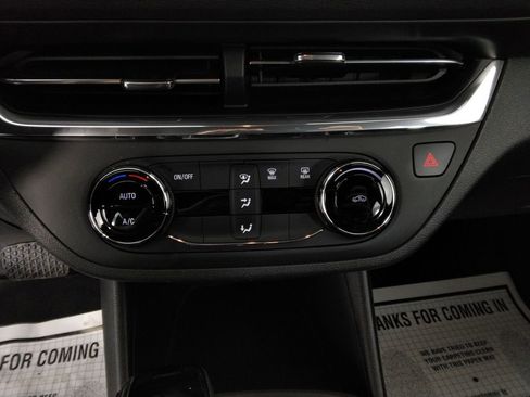 Used 2025 Buick Envista Preferred image 19