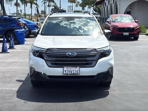 Used 2026 Subaru Forester Premium AWD/4WD image 2