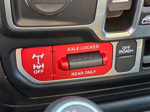 Used 2023 Jeep Gladiator Mojave w/ Cold Weather Group image 31