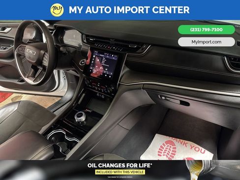 Used 2023 Jeep Grand Cherokee Altitude image 30