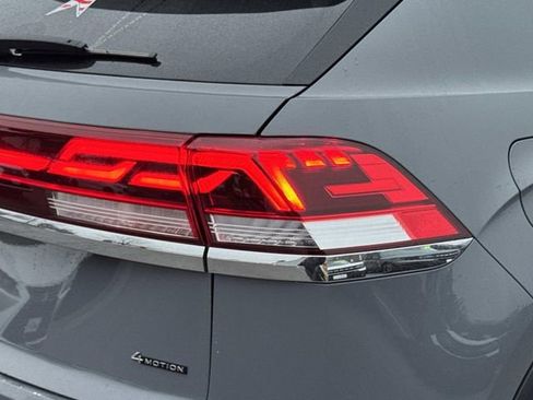 Used 2024 Volkswagen Atlas Cross Sport SE w/ Panoramic Sunroof Package image 9