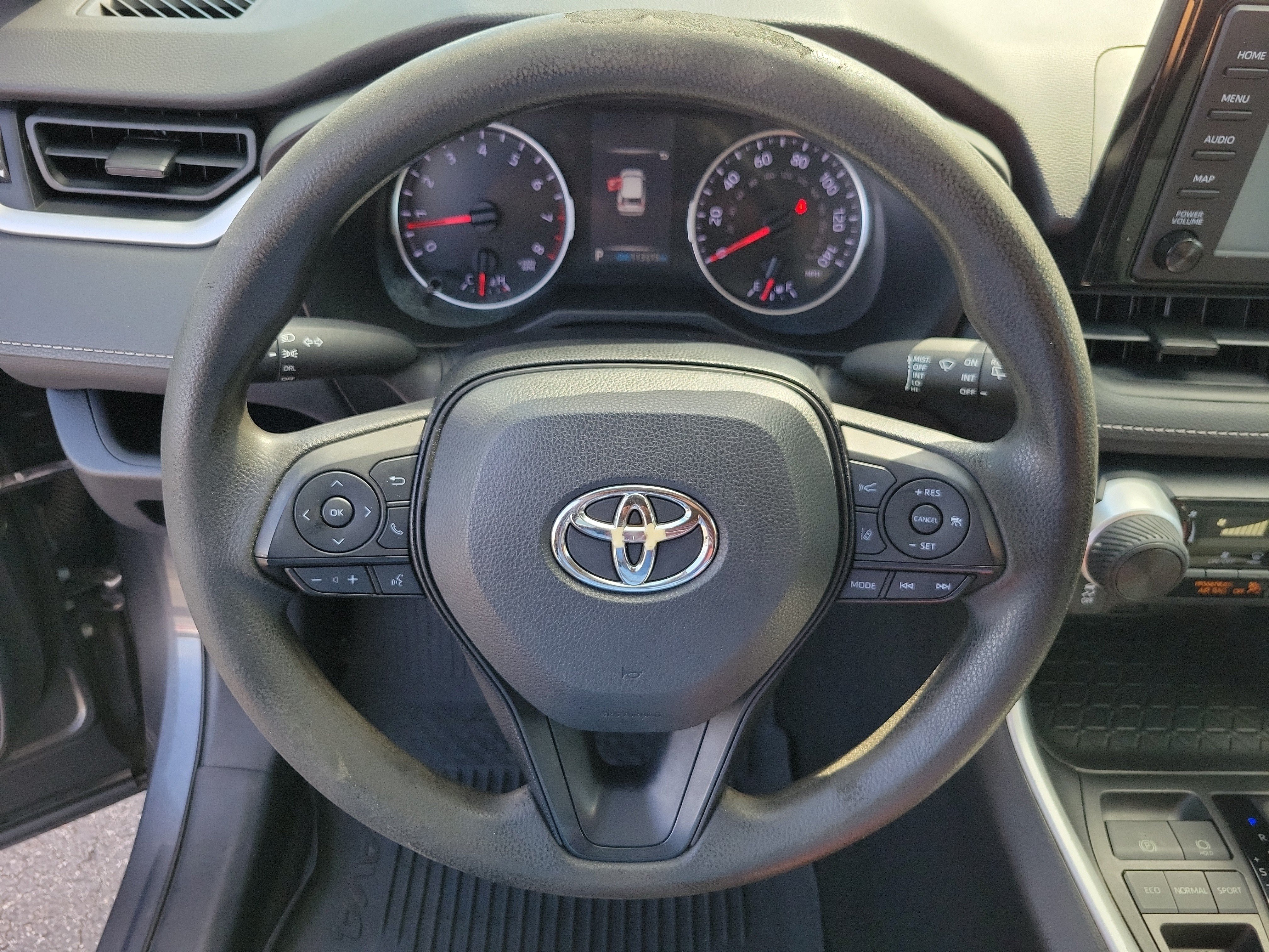 Used 2019 Toyota RAV4 LE FWD image 28