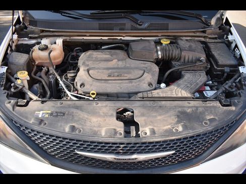 Used 2022 Chrysler Voyager LX w/ Fleet Security Group FWD image 40