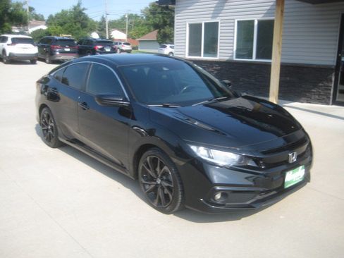 Used 2020 Honda Civic Sport image 2