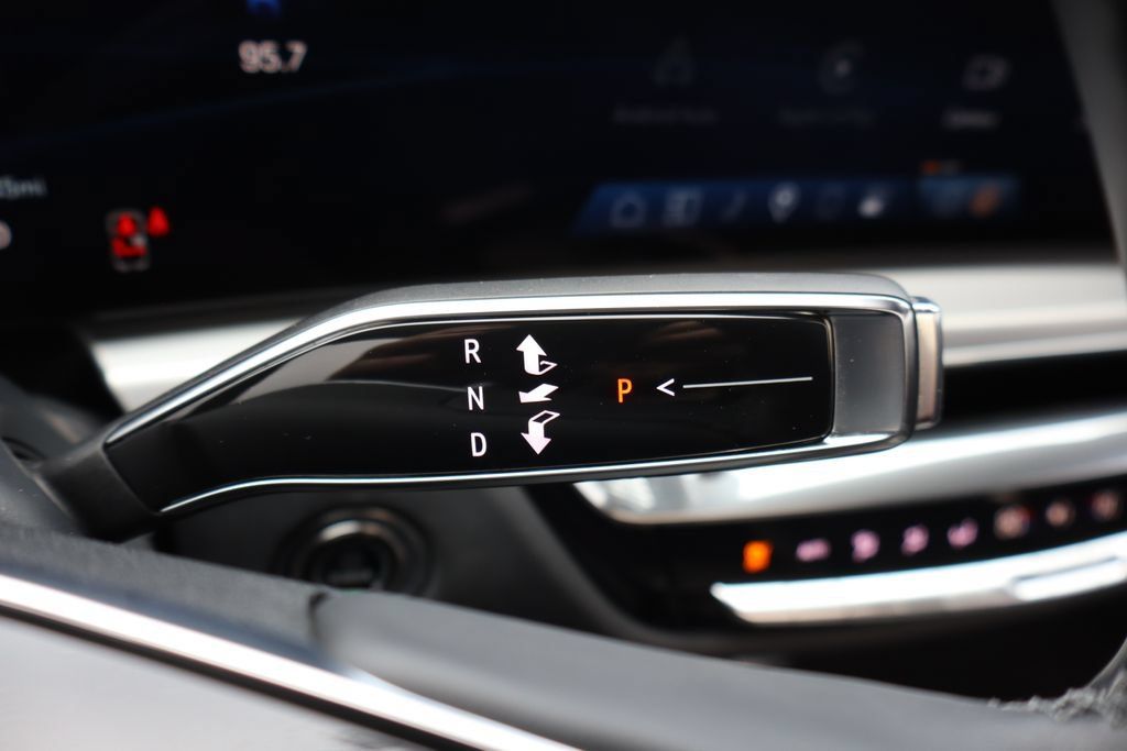 Used 2024 Cadillac Lyriq Sport RWD image 9