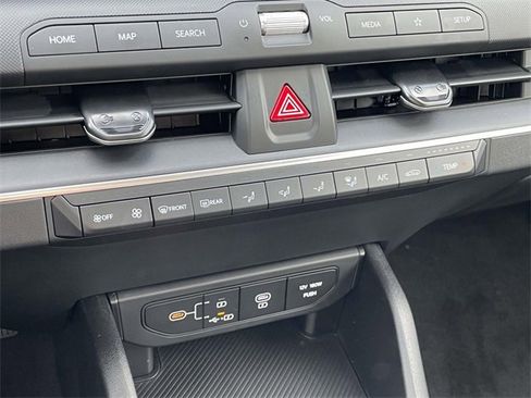 New 2025 Kia K4 LXS image 33