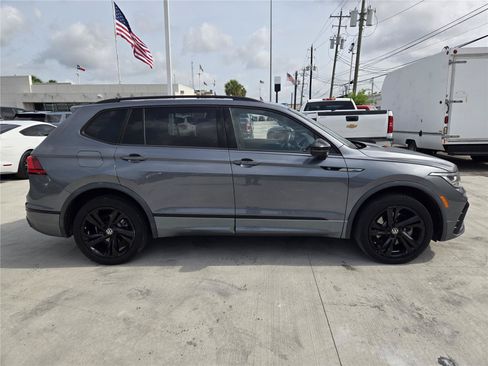 Used 2023 Volkswagen Tiguan SE R-Line FWD image 4