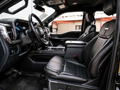 Used 2023 Ford F250 Platinum image 4