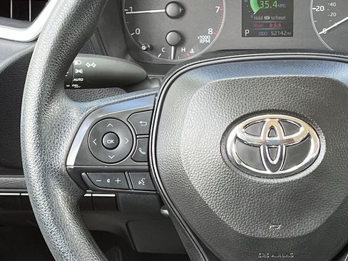 Used 2024 Toyota Corolla LE FWD image 12