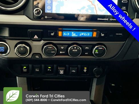 Used 2022 Toyota Tacoma TRD Off-Road w/ TRD Premium Off Road Package image 9