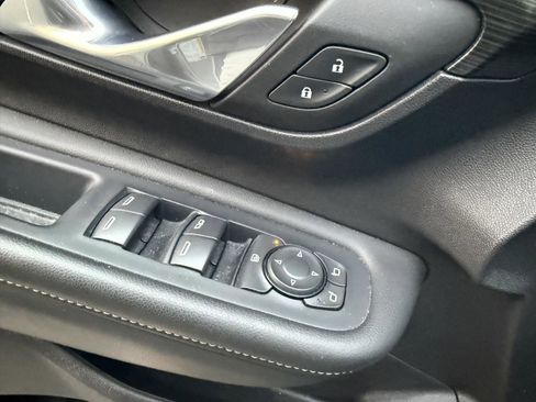 Used 2024 GMC Terrain SLE w/ Driver Convenience Package image 11