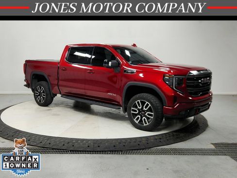 Used 2024 GMC Sierra 1500 AT4 w/ Technology Package AWD/4WD image 1