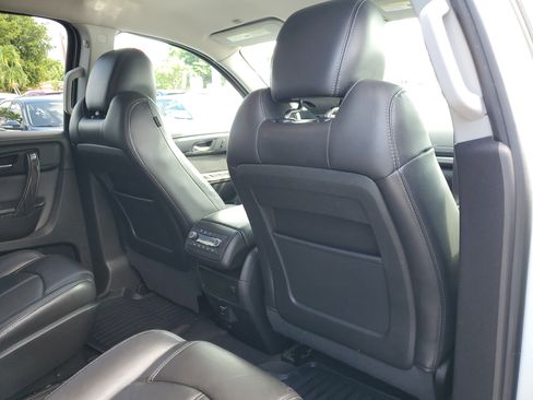 Used 2014 GMC Acadia SLT image 40