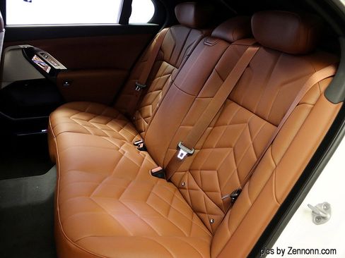 Used 2025 BMW 740i xDrive w/ Executive Package image 12