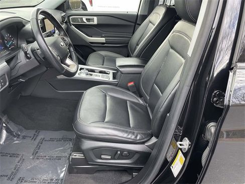 Used 2020 Ford Explorer XLT w/ Equipment Group 202A image 9