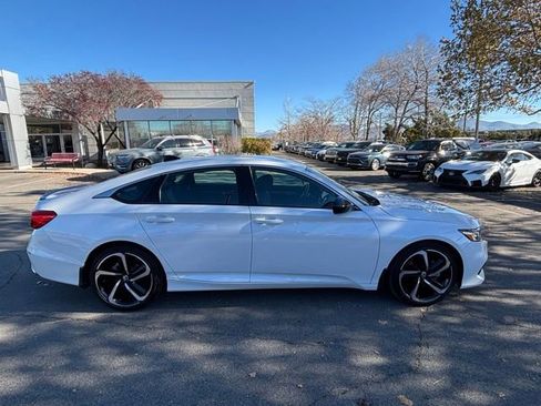 Used 2022 Honda Accord Sport image 9