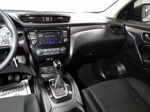 Used 2022 Nissan Rogue Sport S FWD image 13