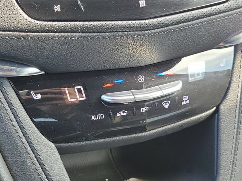 Used 2021 Cadillac XT5 Premium Luxury w/ LPO, Floor Liner Package AWD/4WD image 38