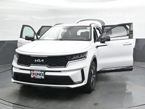 Used 2022 Kia Sorento S FWD image 49