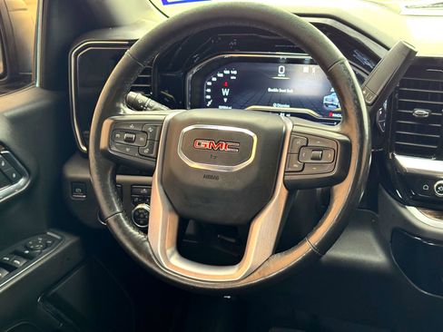 Used 2022 GMC Sierra 1500 Elevation image 24