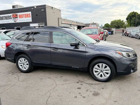 Used 2018 Subaru Outback 2.5i Premium image 24