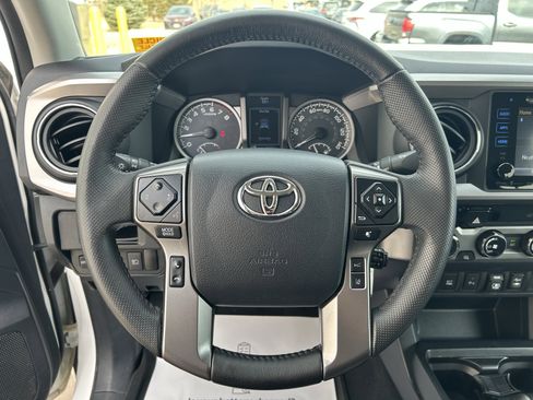 Certified 2018 Toyota Tacoma SR5 image 19