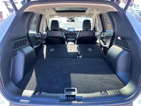 Used 2020 Ford Escape Titanium image 30