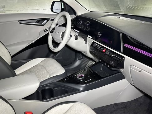 New 2025 Kia Niro Wave w/ Wave Preserve Package image 12
