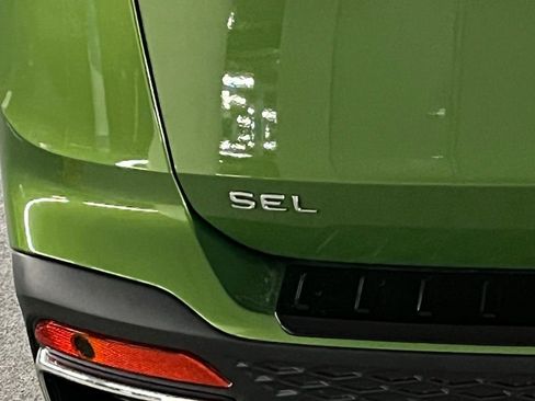 New 2025 Volkswagen Taos SEL AWD/4WD image 36